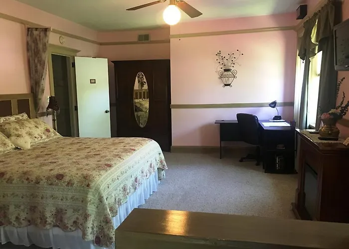 Francies Inn Отель типа "постель и завтрак" 3*