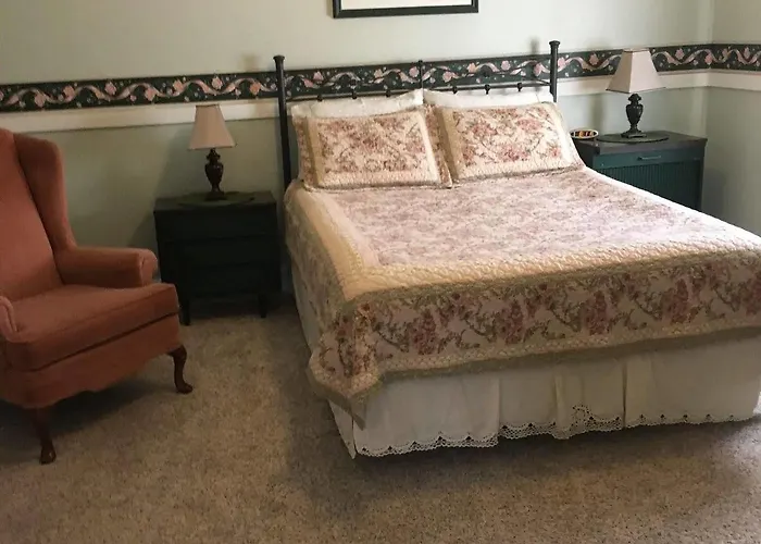 Francies Inn Отель типа "постель и завтрак" 3*
