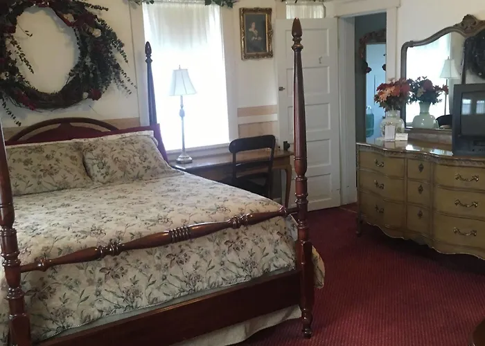 Francies Inn Отель типа "постель и завтрак" 3*