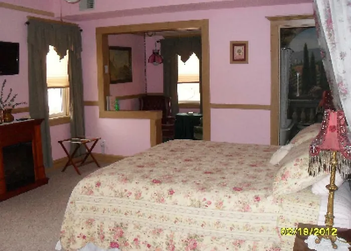 Отель типа "постель и завтрак" Francies Inn