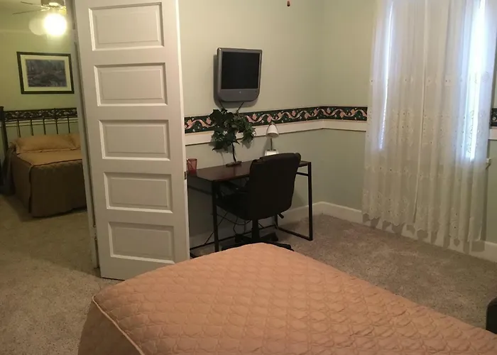 Francies Inn Отель типа "постель и завтрак" Du Quoin