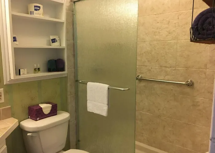 Francies Inn Отель типа "постель и завтрак" 3*