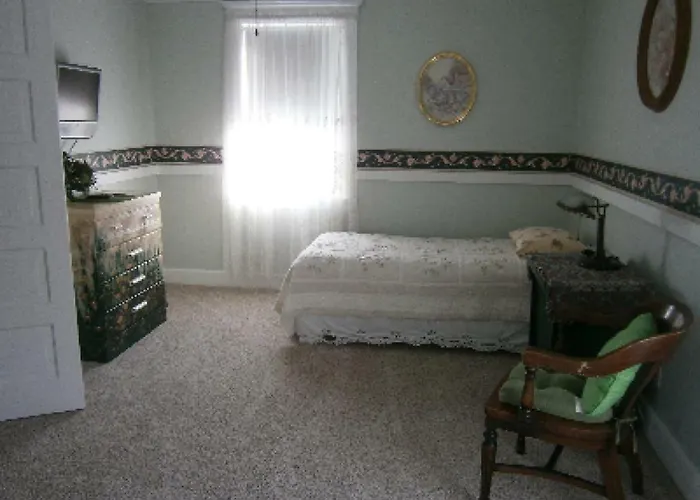 Francies Inn Отель типа "постель и завтрак"